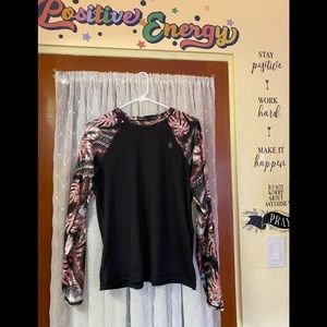 Long sleeve bathing suit top